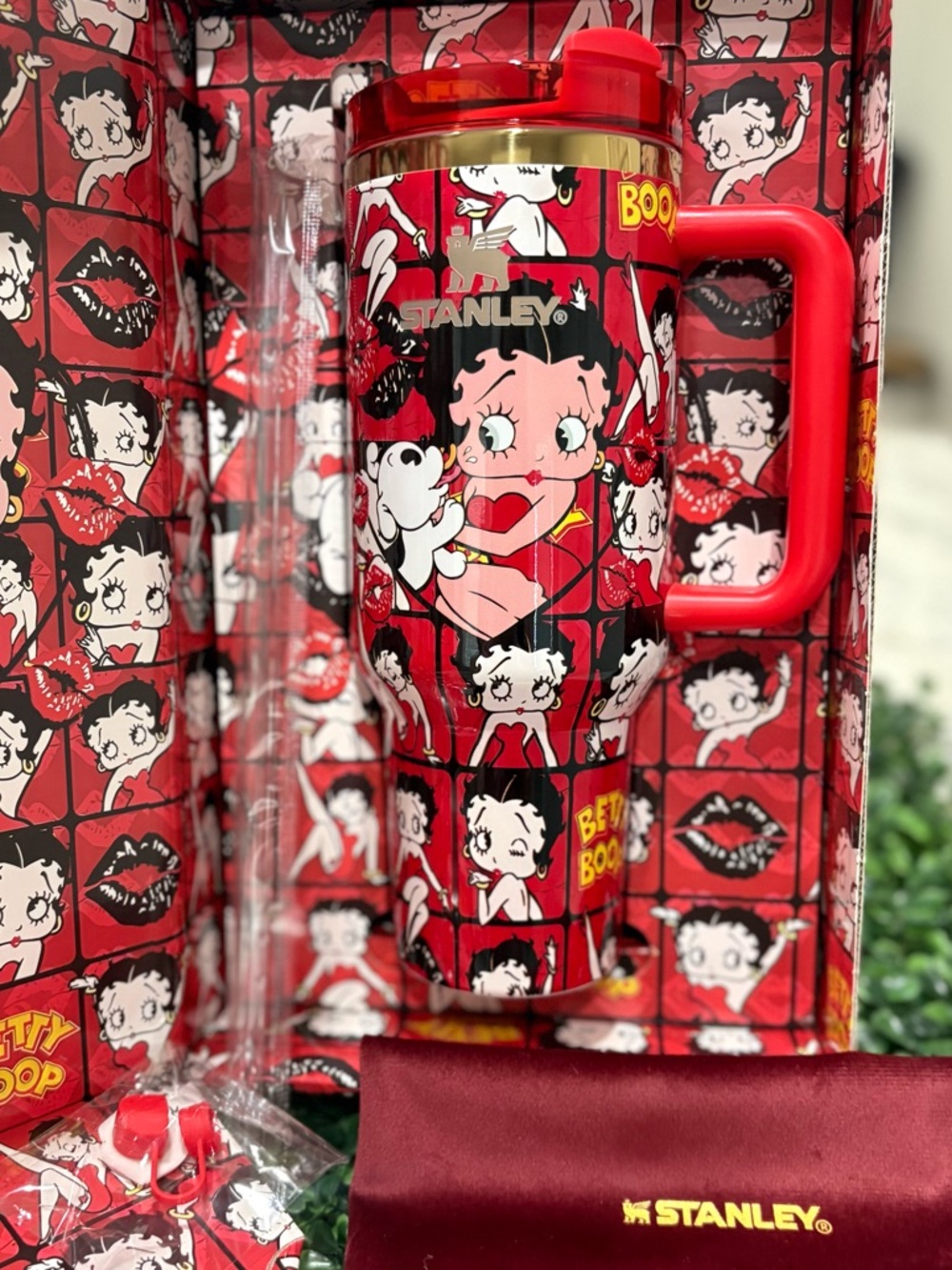 Customized Stanley goossy Red and White Betty Boop Travel Mug with Red Handle - Picture 3 of 3